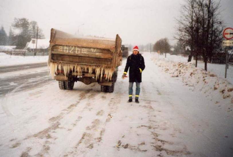 Sigurdas hitch-hiking towards Murmansk from St. Petersburg. Winter 2001.