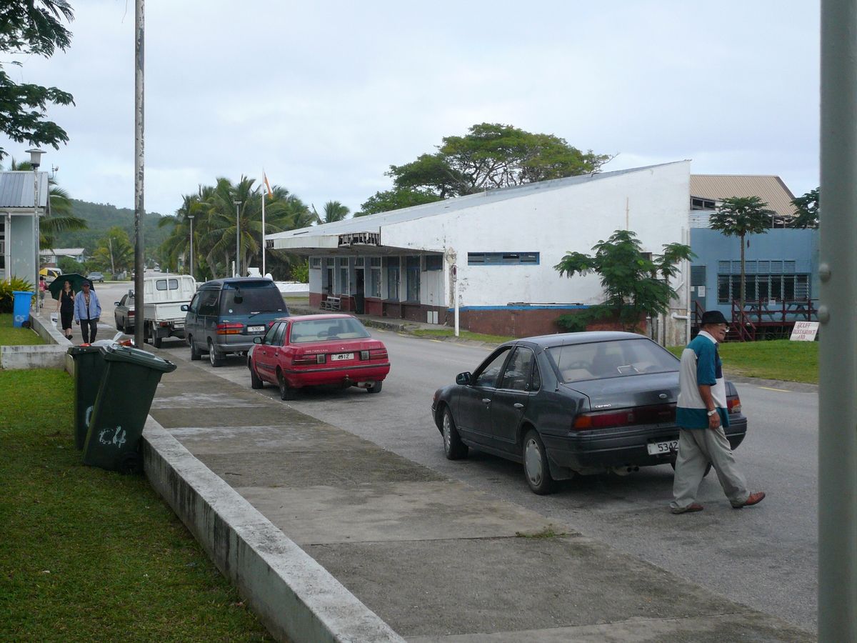 Road scene in Alofi