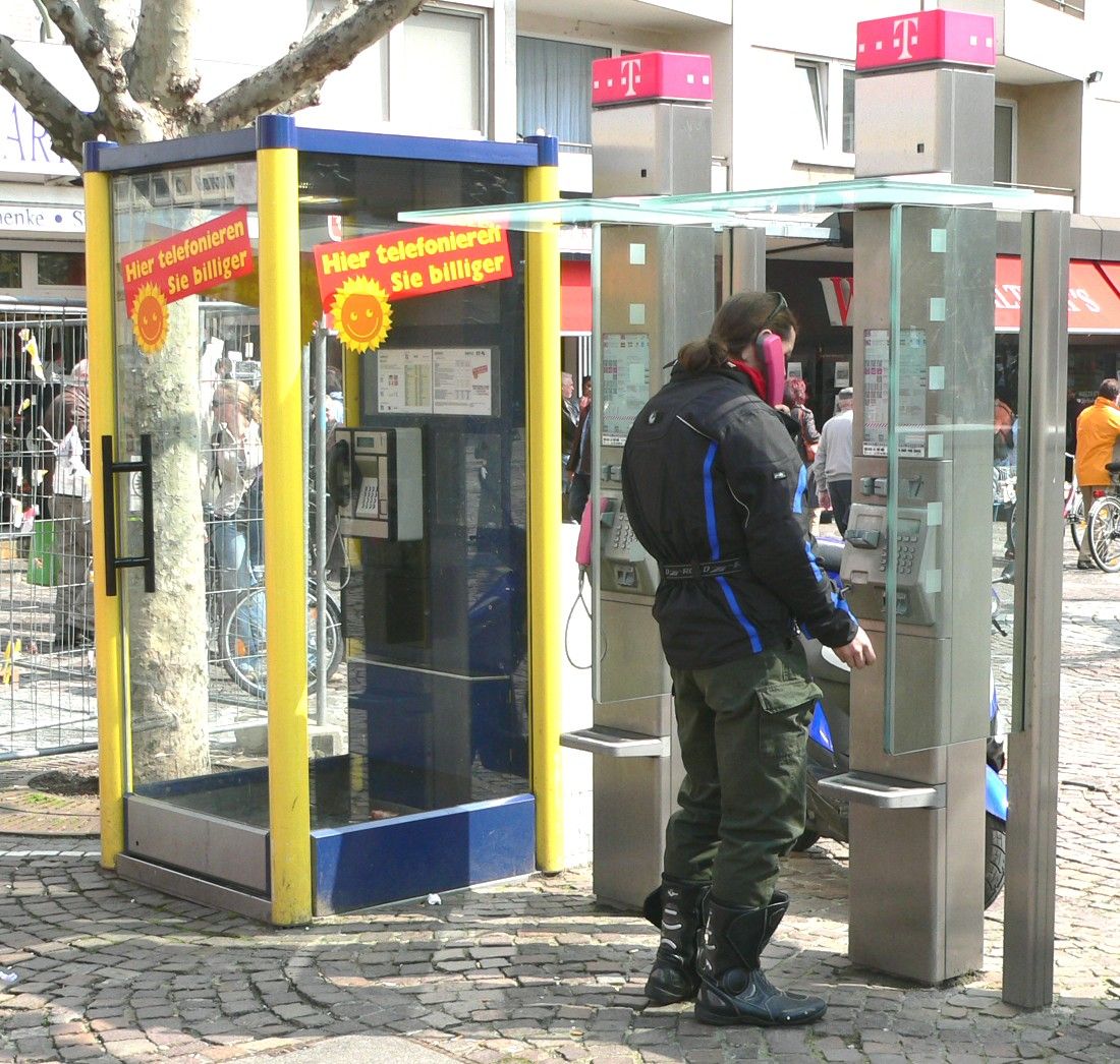TelefonzelleFrankfurt060422.jpg